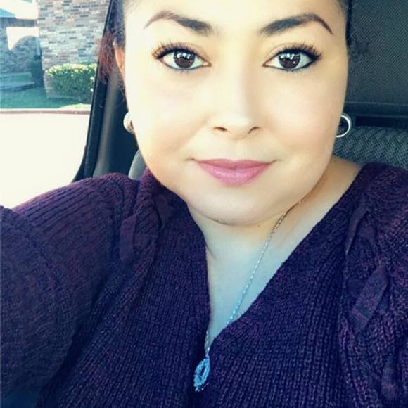 Meet your Posher, Laura - Picture 1 of 1